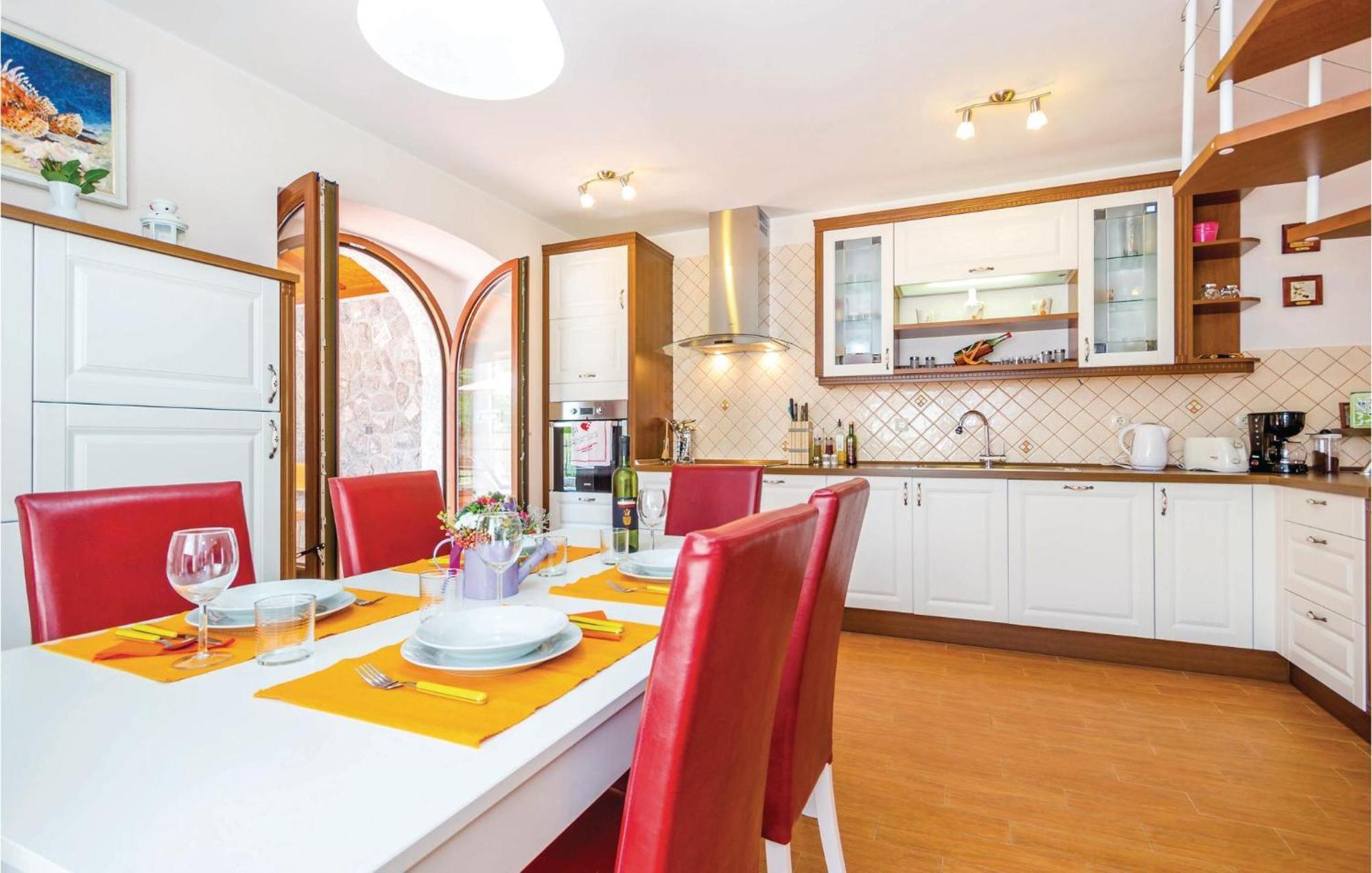 Ferienhaus 3 Bedroom Lovely In Bregi *