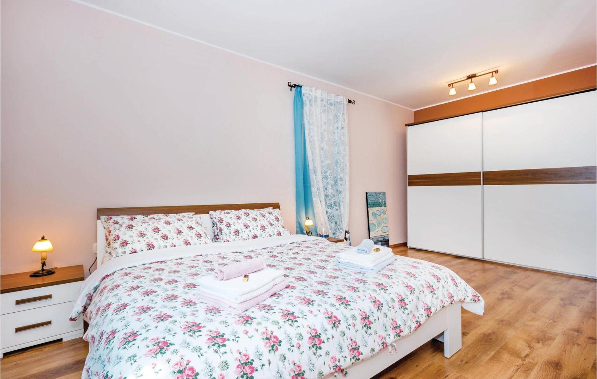 3 Bedroom Lovely In Bregi