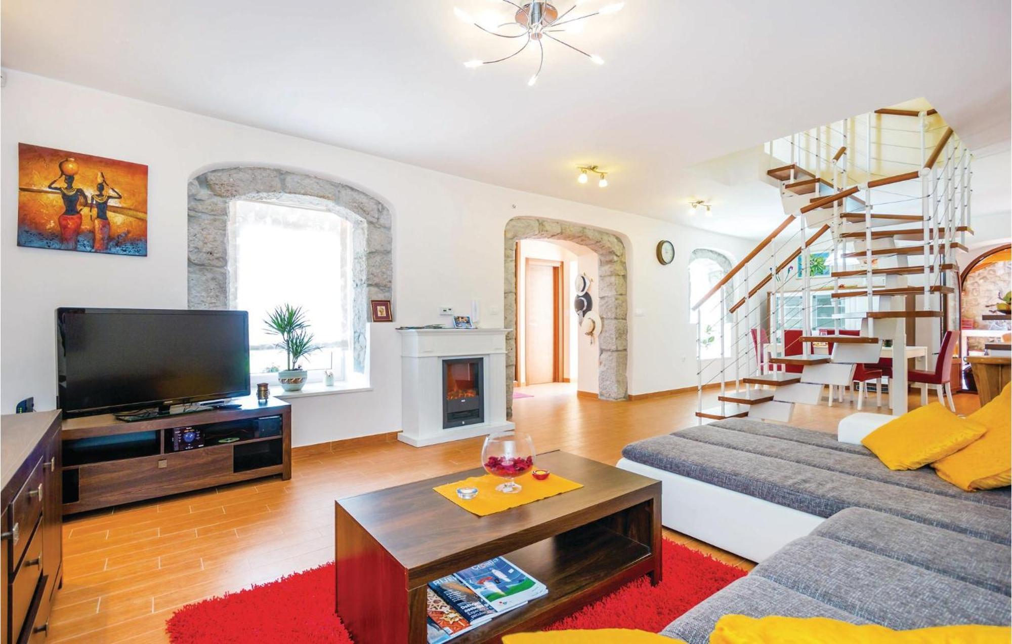 3 Bedroom Lovely In Bregi