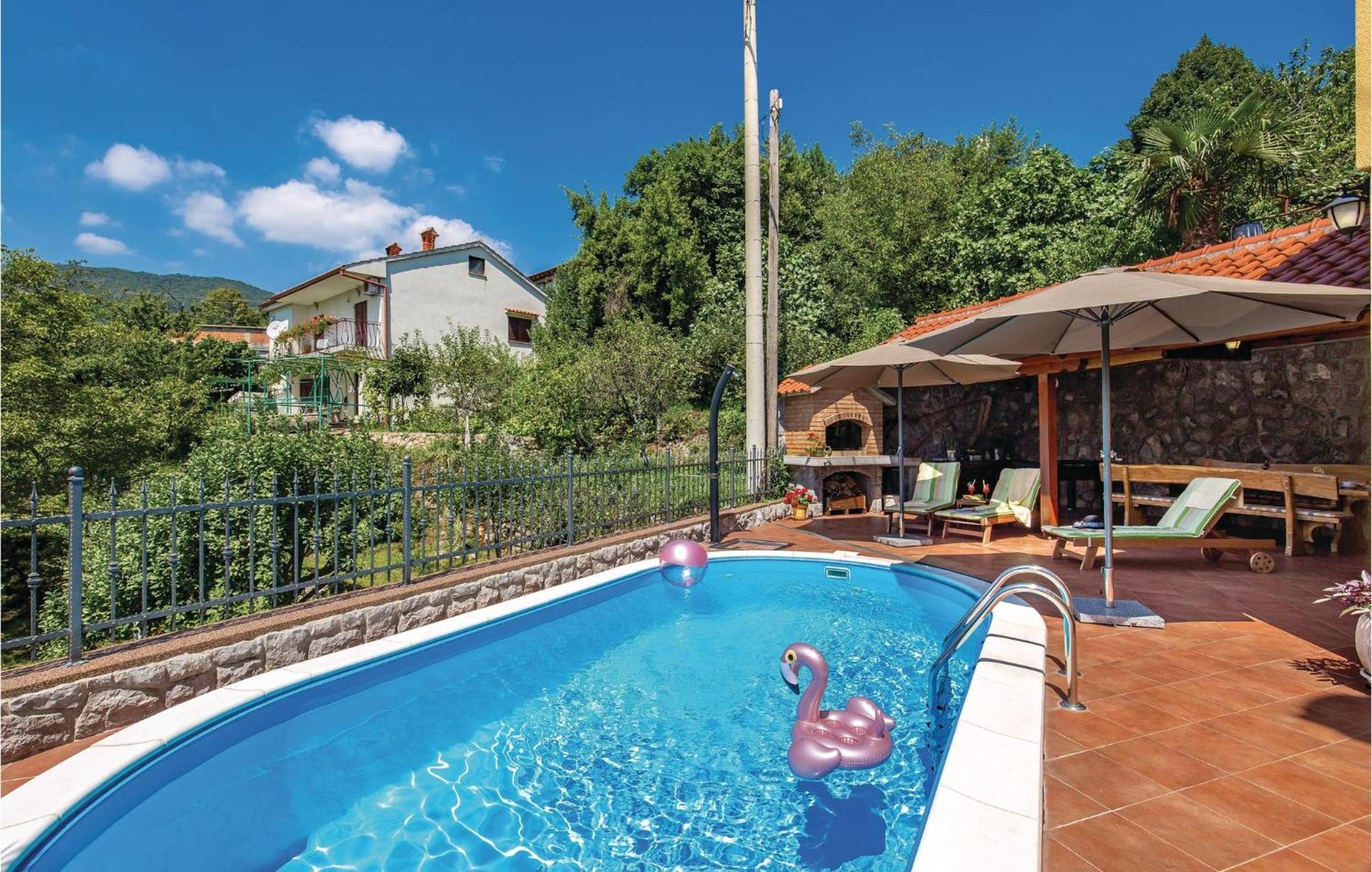 Ferienhaus 3 Bedroom Lovely In Bregi *
